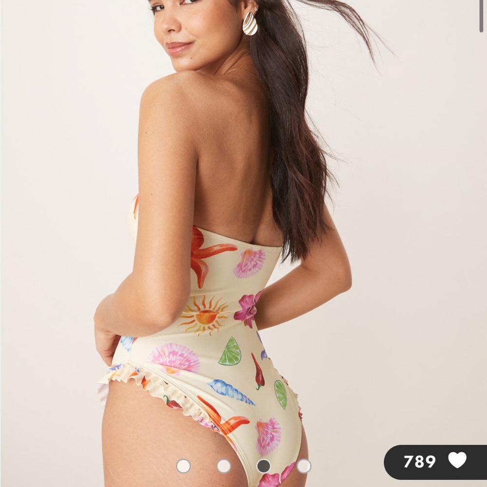 ASOS DESIGN May frill edge bandeau swimsuit in shell print size 14 - Picture 2 of 6